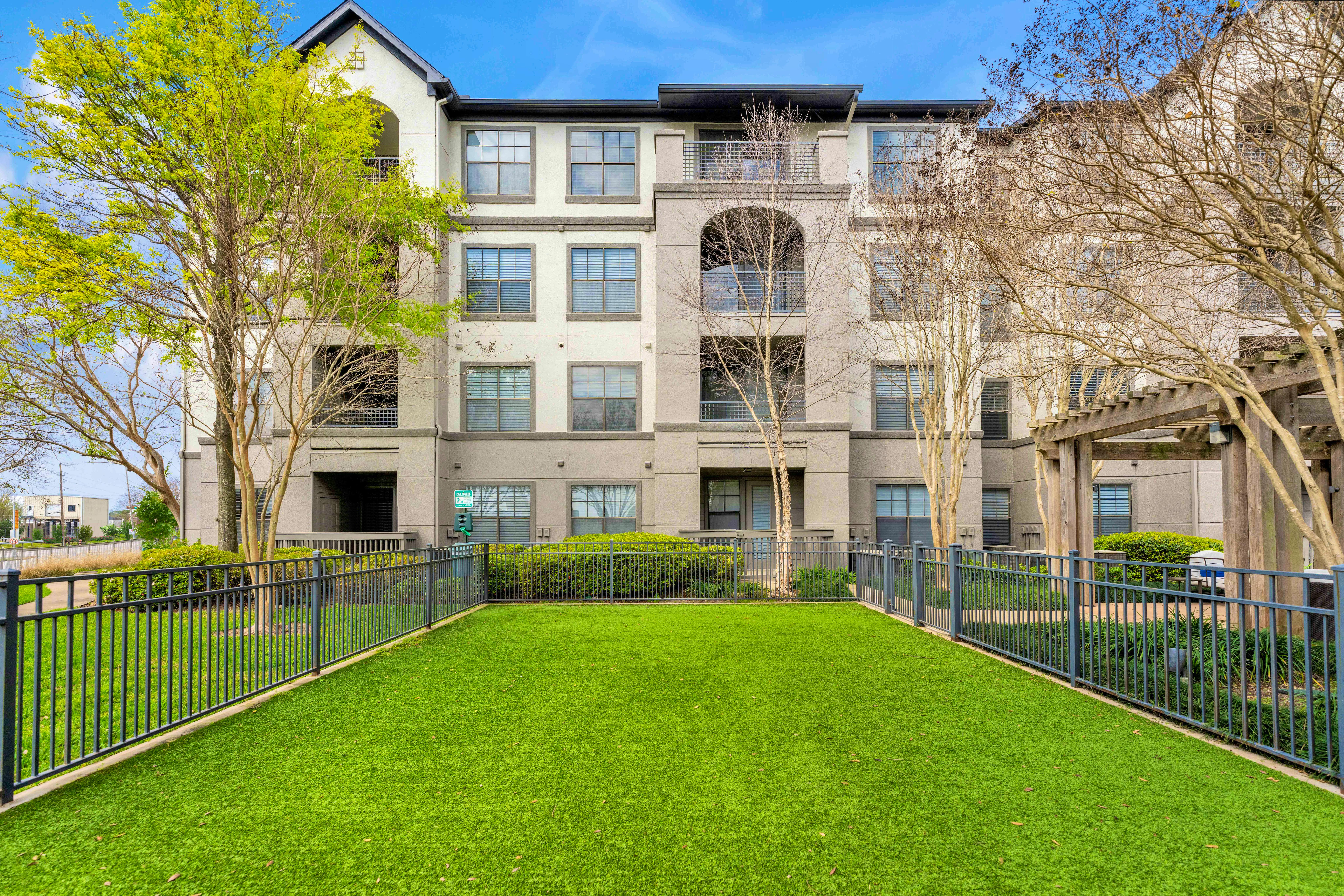 Luxury Apartments in Houston's Medical District | Portico Kirby