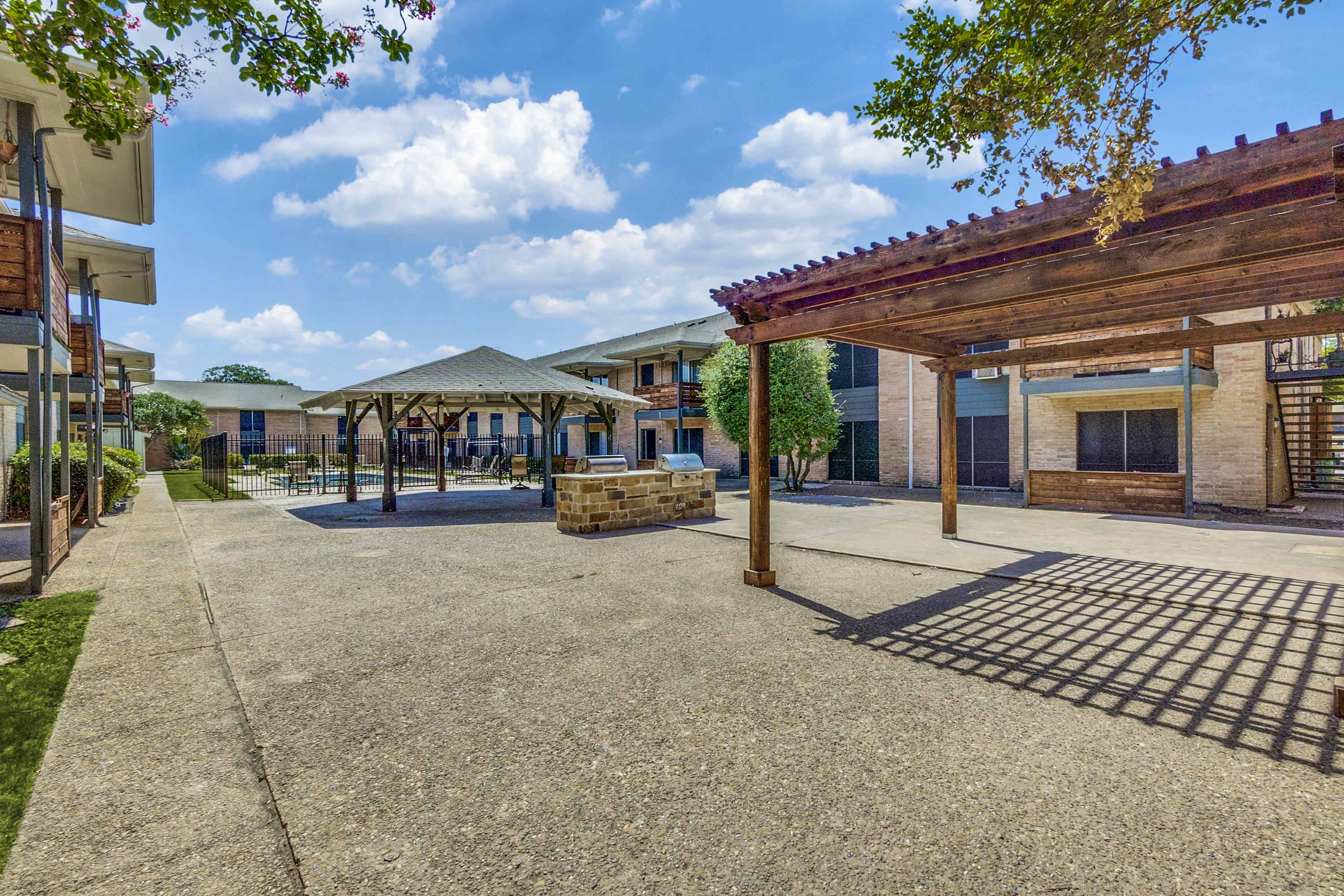 Berkshire Square Amenities Apartment Homes in Dallas, TX